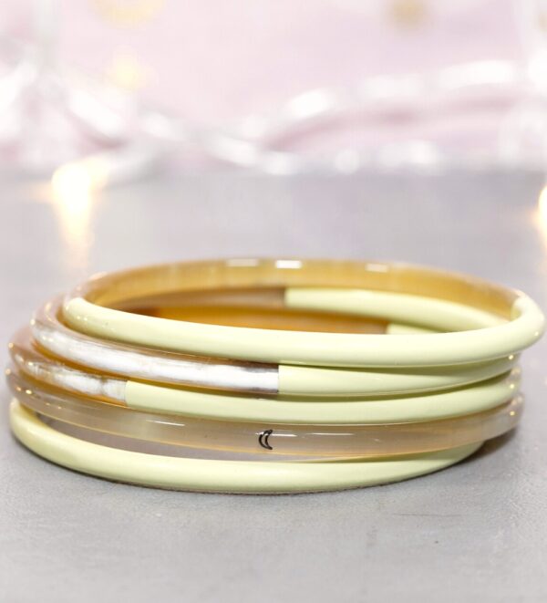 Bracelets corne jaune pastel n°19