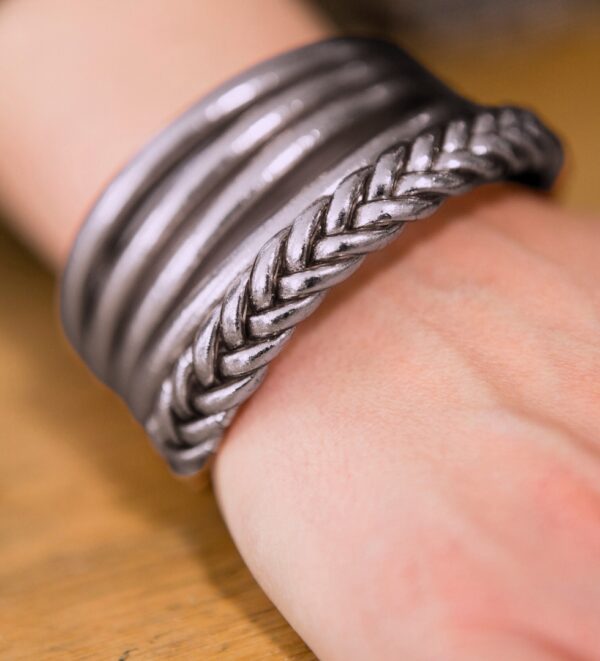 Jonc-bouddhiste-tresse-argent-antique