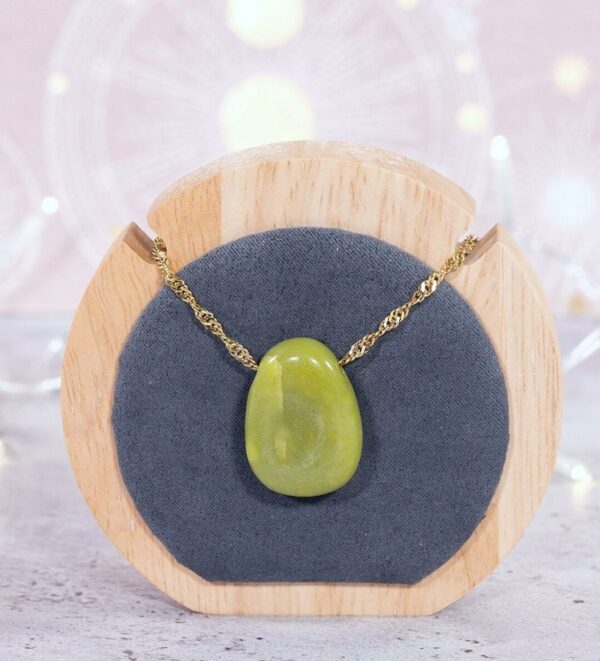 Pierre-pendentif-Jade-verte