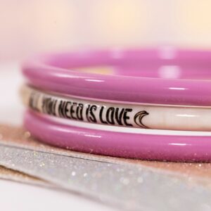 1 Bracelet à message "All you need is love" corne 3 mm