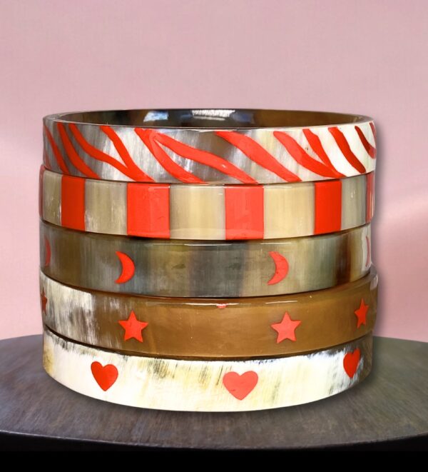 Bracelets corne motif rouge 35