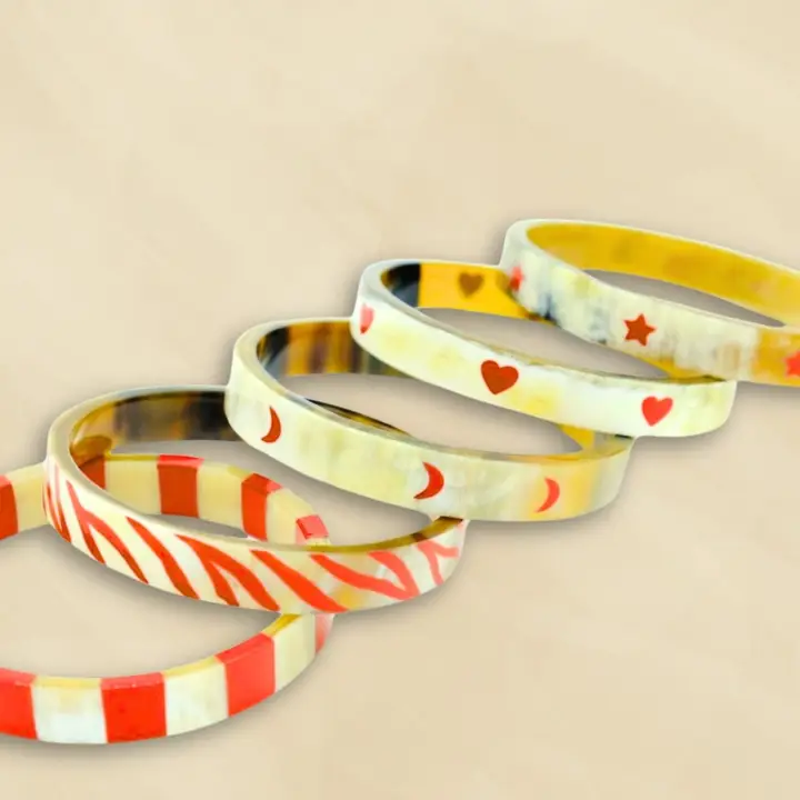 Bracelet corne 10mm lune Rouge 35