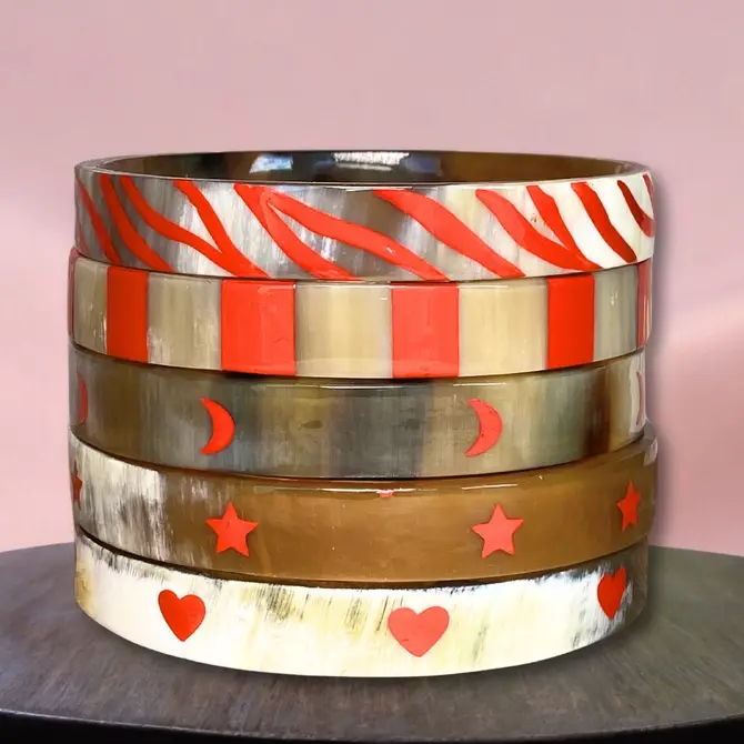 Bracelet corne 10mm lune Rouge 35