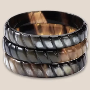 Bracelet corne noir grave
