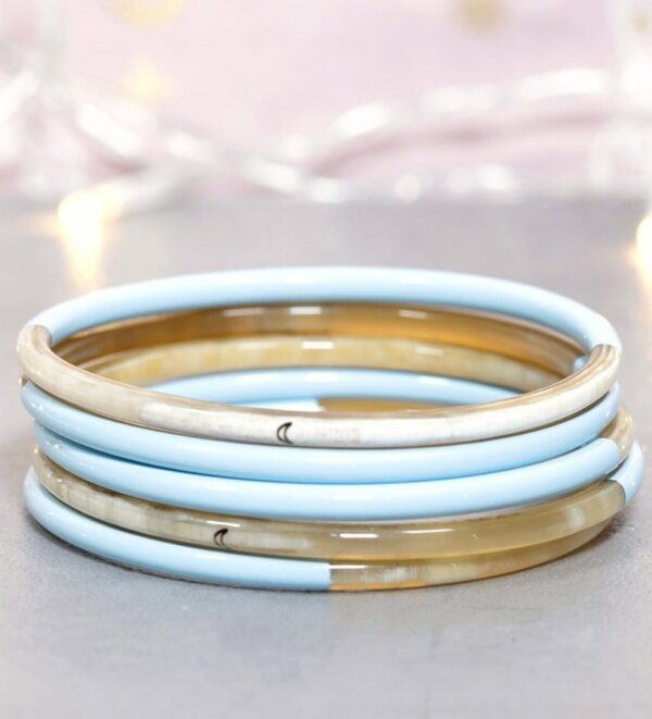 Bracelet corne Bleu pastel n°20 - 3mm