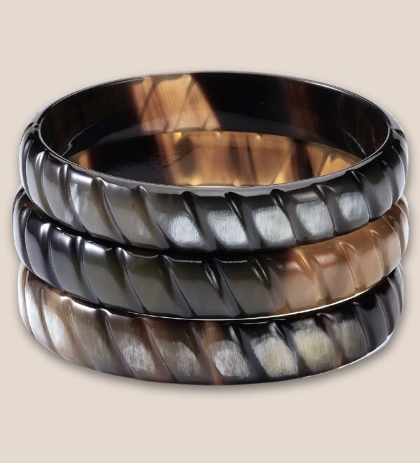Bracelet corne noir grave 12mm