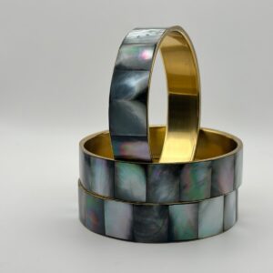 BRACELET NACRE GRISE IRISEE